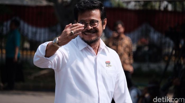 Foto: Syahrul Yasin Limpo merapat ke Istana (Andhika/detikcom) Foto: Syahrul Yasin Limpo merapat ke Istana (Andhika/detikcom)