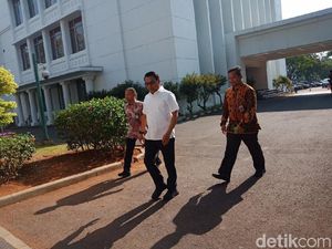 Sofyan Djalil-Moeldoko-Tjahjo Kumolo-Bambang Brodjo Merapat ke Istana