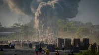 Sebelumnya, Ferry (26), salah seorang warga, melihat api pertama kali muncul dari proyek trase kereta cepat Jakarta-Bandung. Ia mengatakan ada kemungkinan mesin bor menghantam pipa Pertamina yang berada di pinggir Tol Pasirkoja.