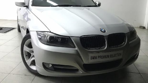 BMW 3 Series 320i tahun 2012