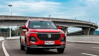 Salah satu ubahan yang mencolok adalah bagian lampu depan, di mana untuk Baojun 530 versi 2020 ini punya headlamp yang lebih sipit lagi./Foto: Baojun