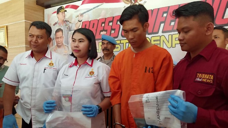 Emosi Lihat Postingan FB, Suami di Bali Tega Tusuk Istri Emosi Lihat Postingan FB, Suami di Bali Tega Tusuk Istri