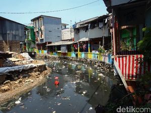 Jorok, Kali Krukut Menghitam dan Penuh Sampah