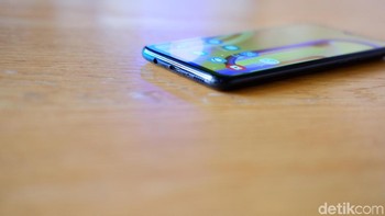 Terdapat port USB Type C dan jack audio 3,5 mm. Foto: Adi Fida Rahman/detikINET