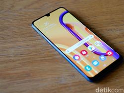 Unboxing Galaxy M30s, Ponsel Baterai Super Jumbo Rp 3 Jutaan