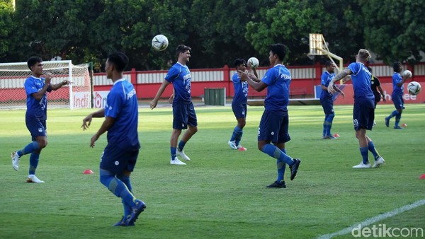 Tarung Lawan Bhayangkara, Persib Jajal Stadion PTIK