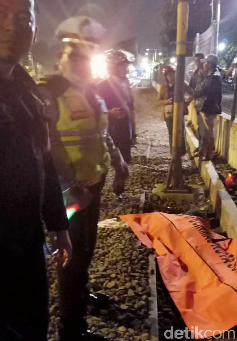 Terpental 10 Meter Setelah Tertabrak KA, Pria Asal Kediri Tewas Terpental 10 Meter Setelah Tertabrak KA, Pria Asal Kediri Tewas