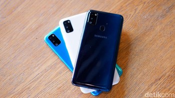 Ketiganya memiliki baterai 6.000 mAh. Foto: Adi Fida Rahman/detikINET