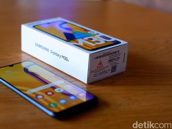Unboxing Galaxy M30s, Ponsel Baterai Super Jumbo Rp 3 Jutaan