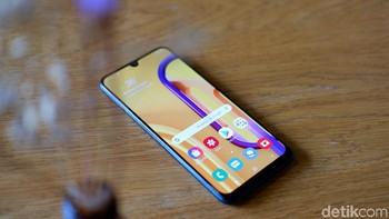 Galaxy M30s dengan chipset Exynos 9611 yang diracik dengan RAM 4 GB. Foto: Adi Fida Rahman/detikINET