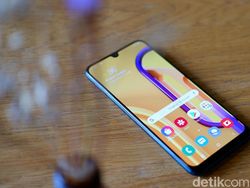 Unboxing Galaxy M30s, Ponsel Baterai Super Jumbo Rp 3 Jutaan