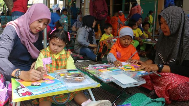 Ratusan Anak TK Ini Dikenalkan Sosok Santri Sejak Dini