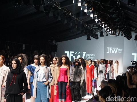 Pembukaan Jakarta Fashion Week 2020.