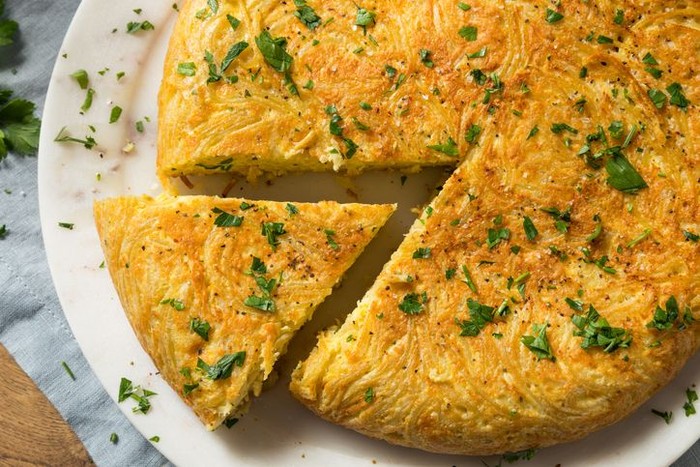 Cara Membuat Omelet Mie Instan Yang Gurih Renyah