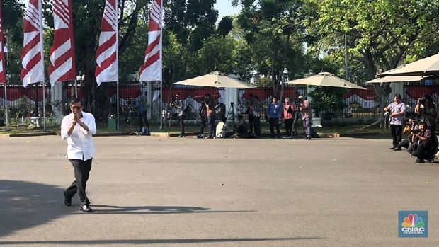 Berkemeja Putih, Yasonna Laoly dan Budi Karya Sambangi Istana