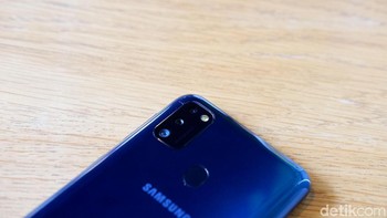 Kamera utamanya 48 MP dengan aperture f/2.0. Foto: Adi Fida Rahman/detikINET