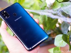 Unboxing Galaxy M30s, Ponsel Baterai Super Jumbo Rp 3 Jutaan