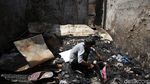 Mengais yang Tersisa dari Kebakaran di Jatinegara
