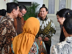 Momen Prabowo Berbaur dengan Sri Mulyani hingga Yasonna Laoly