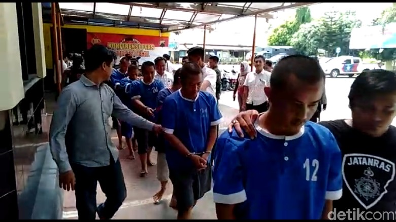 Komplotan Curanmor dan Pemalsuan STNK Diringkus Polisi di Tegal Komplotan Curanmor dan Pemalsuan STNK Diringkus Polisi di Tegal