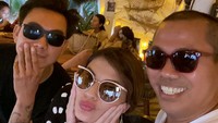 Tamara Bleszynski baru-baru ini memposting fotonya bersama seorang pria yang diduga kekasihnya. Dok. Instagram/tamarableszynskiofficial