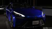Mobil memang lebih cantik dari pendahulunya yang terbilang kaku. Sekarang Mirai lebih cantik berkat desainnya yang mirip sedan coupe.