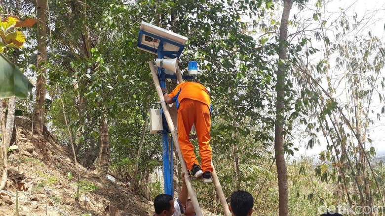 Hebat! Siswa SMK di Bantul Bikin Alarm Deteksi Longsor Hebat! Siswa SMK di Bantul Bikin Alarm Deteksi Longsor