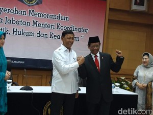Sertijab, Mahfud Md: Sudah Dua Kali Saya Gantikan Pak Wiranto