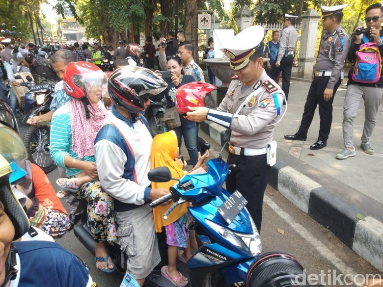 Keren, Pengendara Tertib Lalin di Sidoarjo Bisa Dapat Sepeda Motor Keren, Pengendara Tertib Lalin di Sidoarjo Bisa Dapat Sepeda Motor