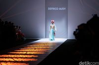 Khasanah Tekstil Sumatra Barat dalam Busana Modern di Jakarta Fashion Week