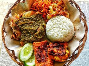 Modal Rp 20 Ribu, Bisa Makan Murah Rice Bowl hingga Ayam Begor Pedas