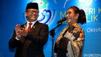 Dipantau detikcom, Edhy dan Susi sampai di Ballroom Mina Bahari III, Kementerian Kelautan dan Perikanan pada pukul 13.50 WIB.