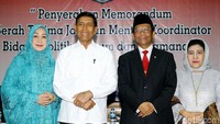 Meski demikian, lanjut Wiranto, hari-hari ini ada sejumlah PR yang belum tuntas. Dia berharap Mahfud Md nantinya bisa memberikan hasil yang maksimal untuk bangsa. Tiga masalah yang belum selesai, menurutnya, adalah konflik di Papua, radikalisme, dan terorisme.