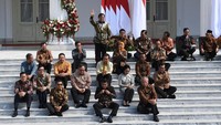Ketua Umum Partai Gerindra Prabowo Subianto ditunjuk menjadi Menteri Pertahanan.