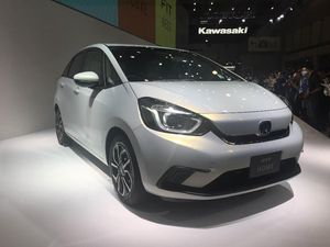 Canggih! Isi 40 Liter Bensin Honda Jazz Baru Bisa Tempuh 1.000 Km