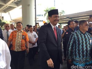Luhut Cerita Detik-detik Menegangkan Tunggu Telepon dari Istana