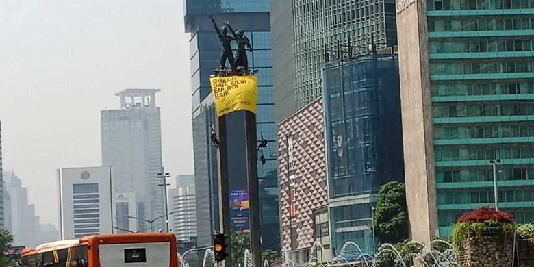 Anies soal Spanduk Greenpeace di Bundaran HI: Itu untuk Seluruh Dunia Anies soal Spanduk Greenpeace di Bundaran HI: Itu untuk Seluruh Dunia