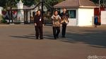 Gaya Hormat Prabowo Saat Hadiri Pengumuman Menteri Jokowi