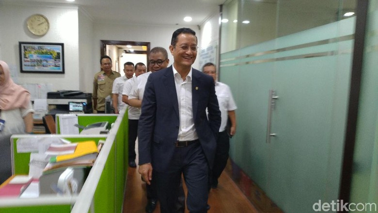 Mensos Juliari Batubara Sapa Pegawai Kemensos, Sertijab Digelar Besok Mensos Juliari Batubara Sapa Pegawai Kemensos, Sertijab Digelar Besok