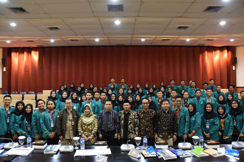 Ratusan Mahasiswa IAIN Purwokerto Belajar Soal Fungsi & Tugas MPR Ratusan Mahasiswa IAIN Purwokerto Belajar Soal Fungsi & Tugas MPR