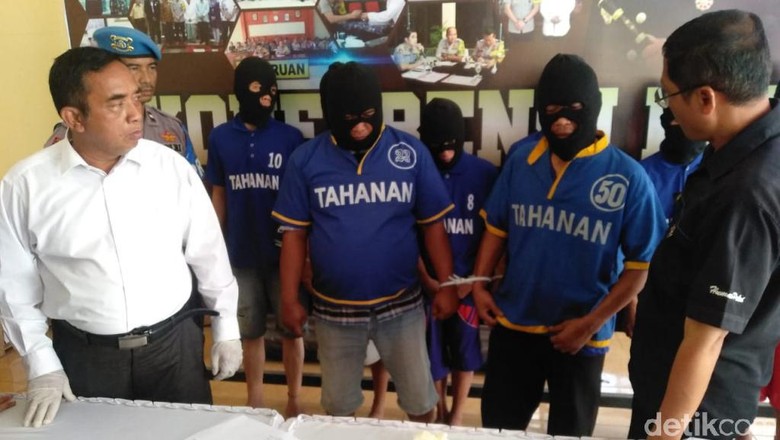 Dua Wartawan di Pasuruan Ditangkap Karena Edarkan Sabu Dua Wartawan di Pasuruan Ditangkap Karena Edarkan Sabu