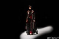 Khasanah Tekstil Sumatra Barat dalam Busana Modern di Jakarta Fashion Week