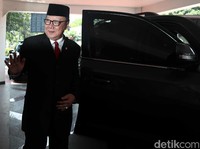 Menhan Prabowo Tak Ambil Gaji, Jokowi Naikkan Iuran BPJS Kesehatan
