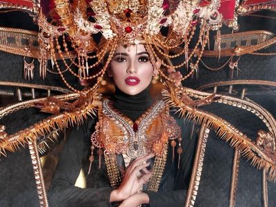 Foto: Kostum Pinisi 30 Kg Finalis Indonesia di Miss Grand International 2019