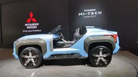 Mitsubishi MI-Tech Concept bisa dibilang merupakan adik dari Mitsubishi Engelberg Tourer, mobil konsep yang lebih dulu dipamerkan ke publik pada Jenewa Motor Show tahun ini. Foto: Doni Wahyudi