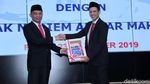 Senyum Nadiem dan Muhadjir Saat Sertijab Mendikbud