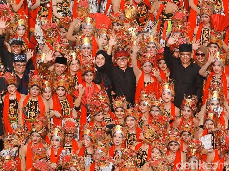 Bupati Anas Dukung Pariwisata dan Ekonomi Kreatif dalam Satu Kementerian Bupati Anas Dukung Pariwisata dan Ekonomi Kreatif dalam Satu Kementerian