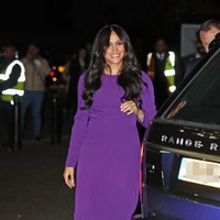 Meghan Markle menghadiri pembukaan One Young World Summit di Royal Albert Hall, London, Inggris, Selasa (22/10/2019). Ini adalah penampilan perdana Meghan setelah berbicara tentang beratnya kehidupan sebagai istri Pangeran Harry dalam sebuah wawancara TV. Meghan sempat terlihat menahan tangis di wawancara tersebut. (Foto: Getty Images)