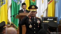 Hadir seluruh jajaran Kemendagri di ruangan. Serta pejabat tinggi Polri hadir untuk mendampingi Tito di antaranya Wakil Kepala Kepolisian Republik Indonesia (Wakapolri) sekaligus Plt Kapolri Komjen Ari Dono Sukmanto, Kepala Badan Intelijen Keamanan (Kabaintelkam) Polri Komjen Agung Budi Maryoto, dan Kapala Badan Reserse Kriminal (Kabareskrim) Polri Komjen Idham Azis.