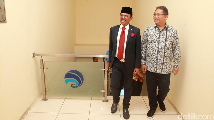 Sertijab Menkominfo dari Rudiantara ke Johnny G Plate. Foto: Ari Saputra/detikcom Sertijab Menkominfo dari Rudiantara ke Johnny G Plate. Foto: Ari Saputra/detikcom